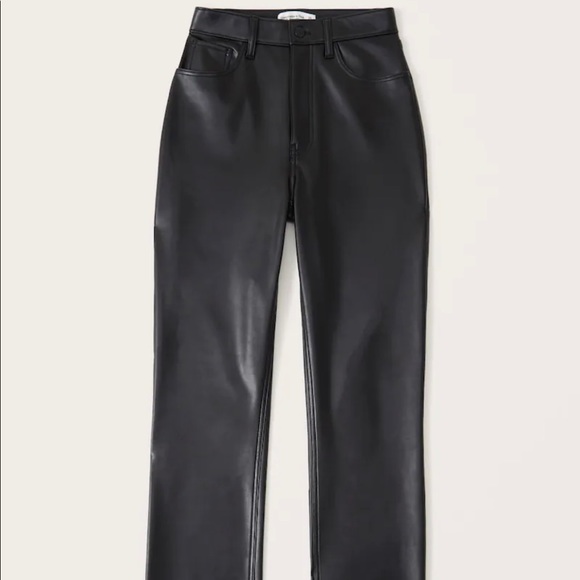 BNWT Abercrombie Curve Love Vegan Leather 90s Straight Pants size 35 Long - Picture 1 of 3